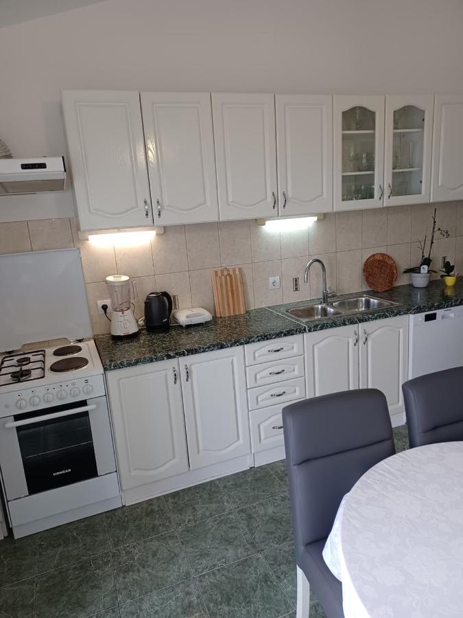 Apartman Sunce Apartment มาคาร์สกา ภายนอก รูปภาพ